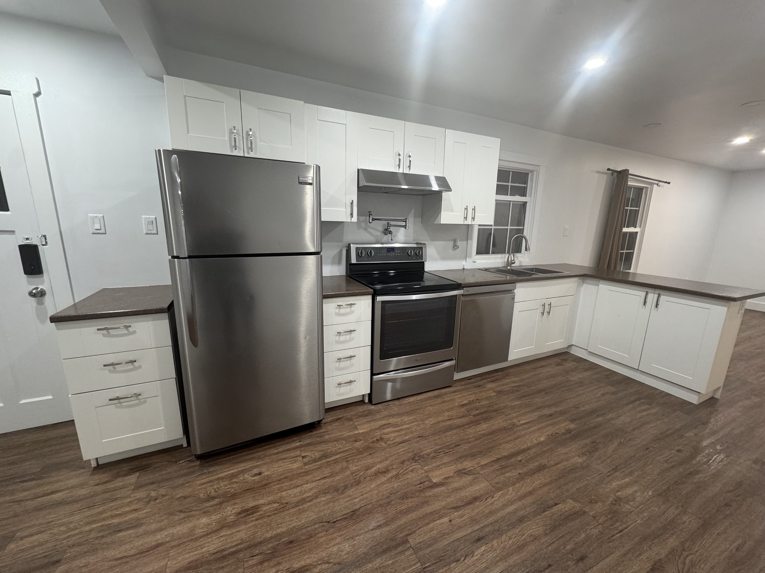 736 Stormont Street - Upper