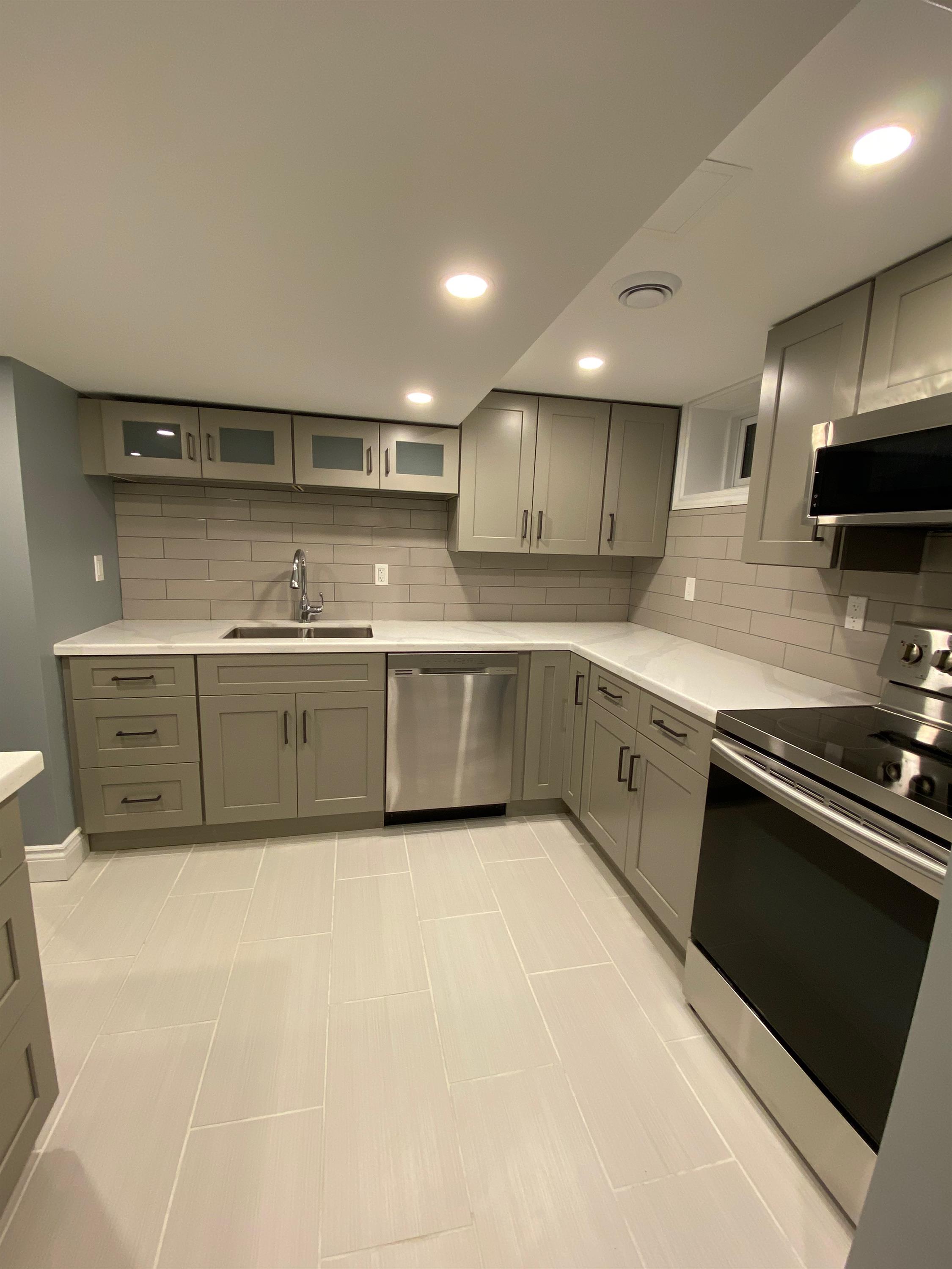 369 Applegrove Ave. - Lower