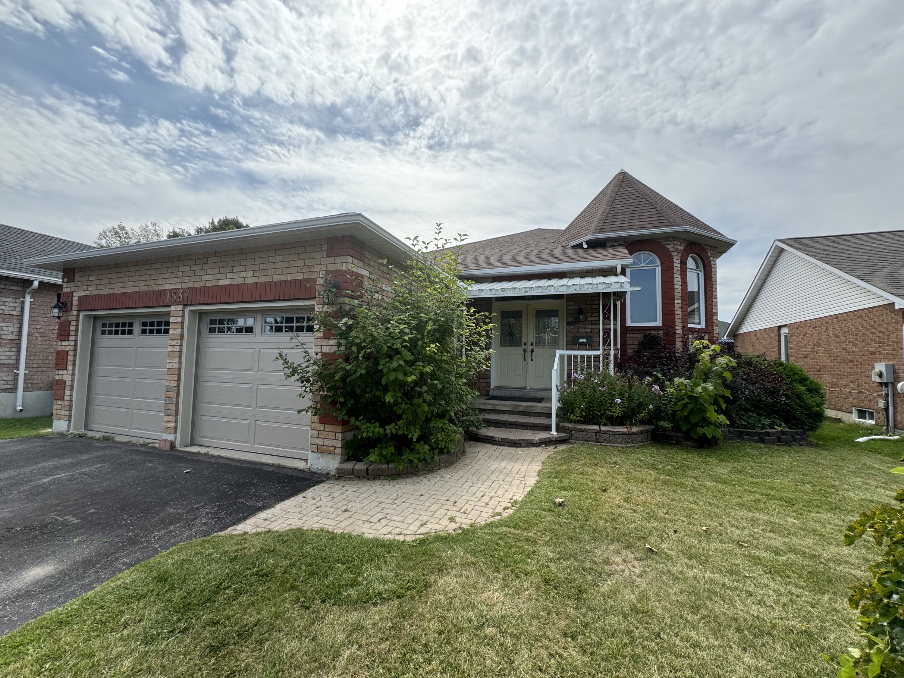 1537 Ravenwood Drive