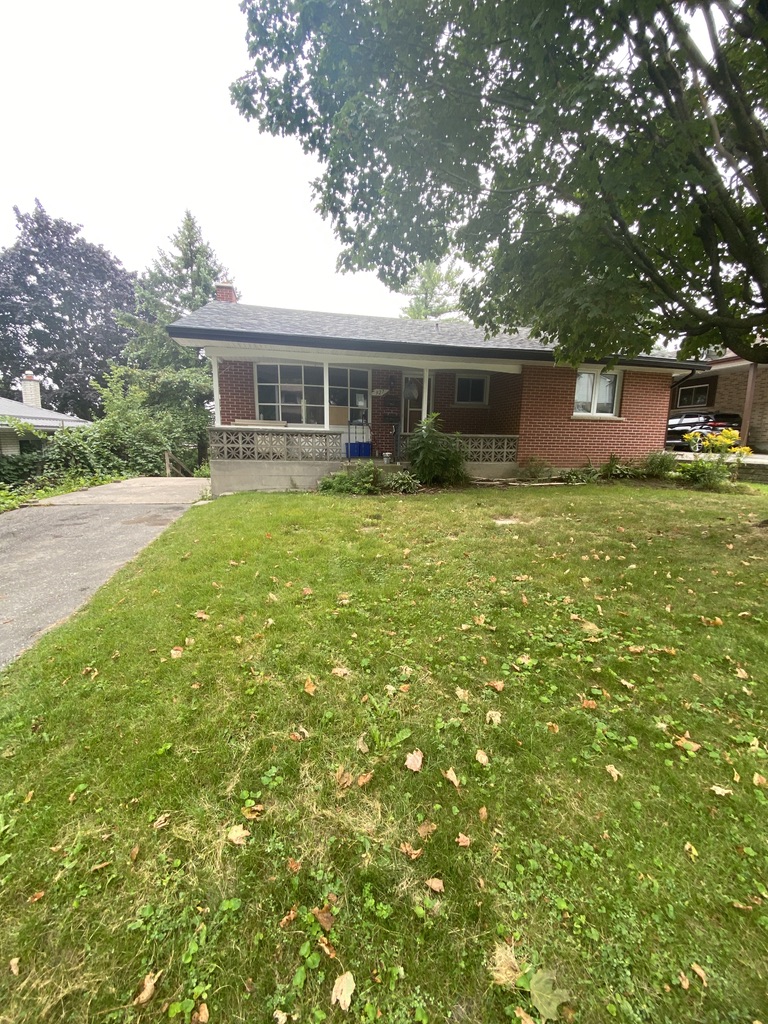 927 Ellesmere Ave. - Upper